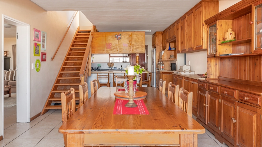 To Let 5 Bedroom Property for Rent in Agulhas Western Cape